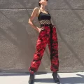 camouflage hose damen rot
